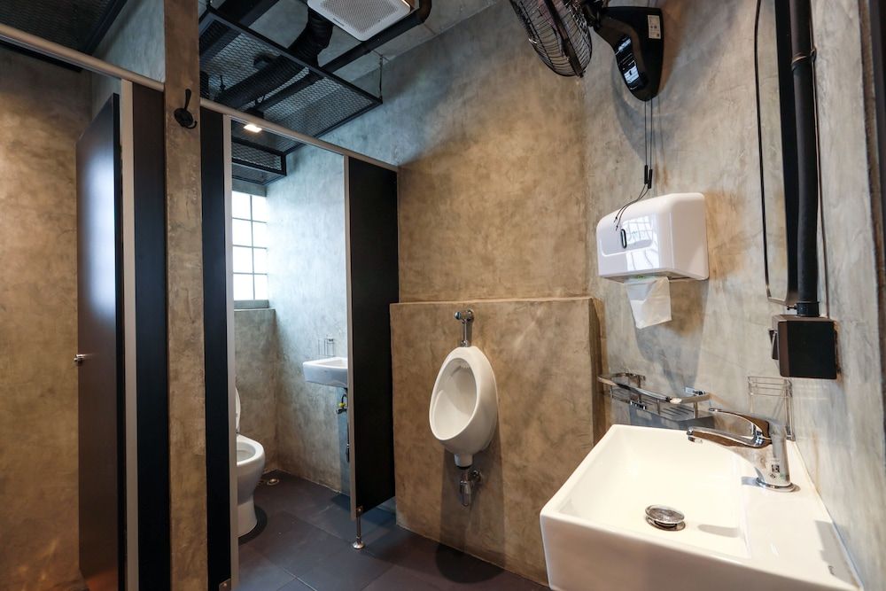 undefined Siam Subway Hostel and Café 10