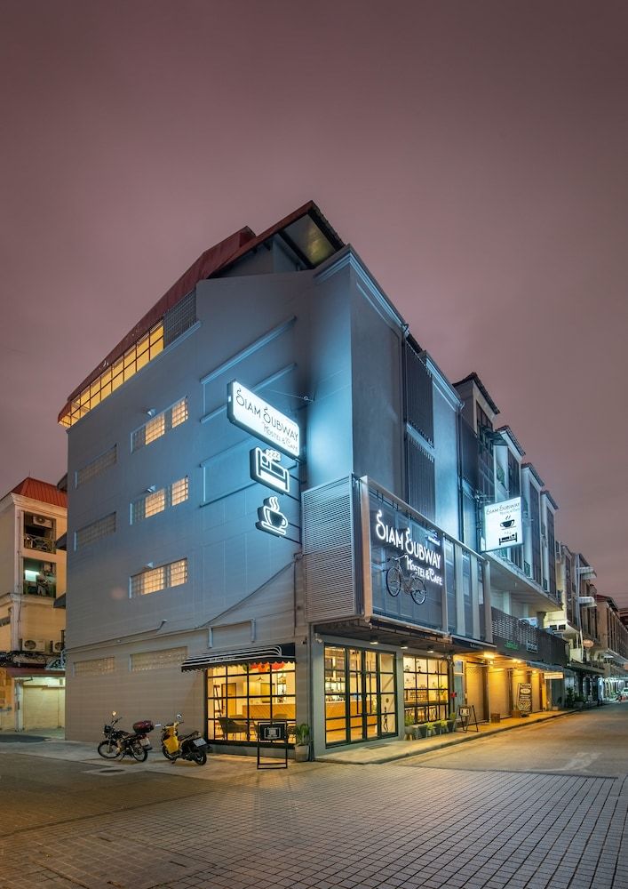 undefined Siam Subway Hostel and Café 6