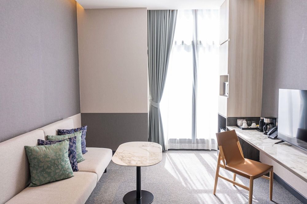 Ramada Plaza by Wyndham Bangkok Sukhumvit 48 Premier Suite, 1 Bedroom (Queen) 5