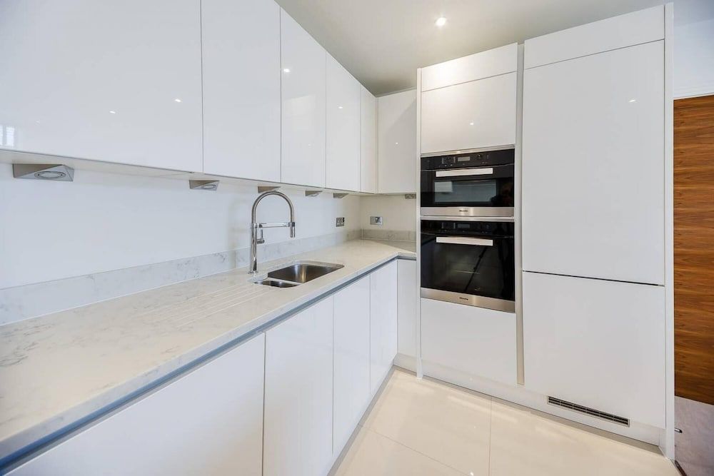 undefined Designer 2 Bed Apartment in Riverside Development 8