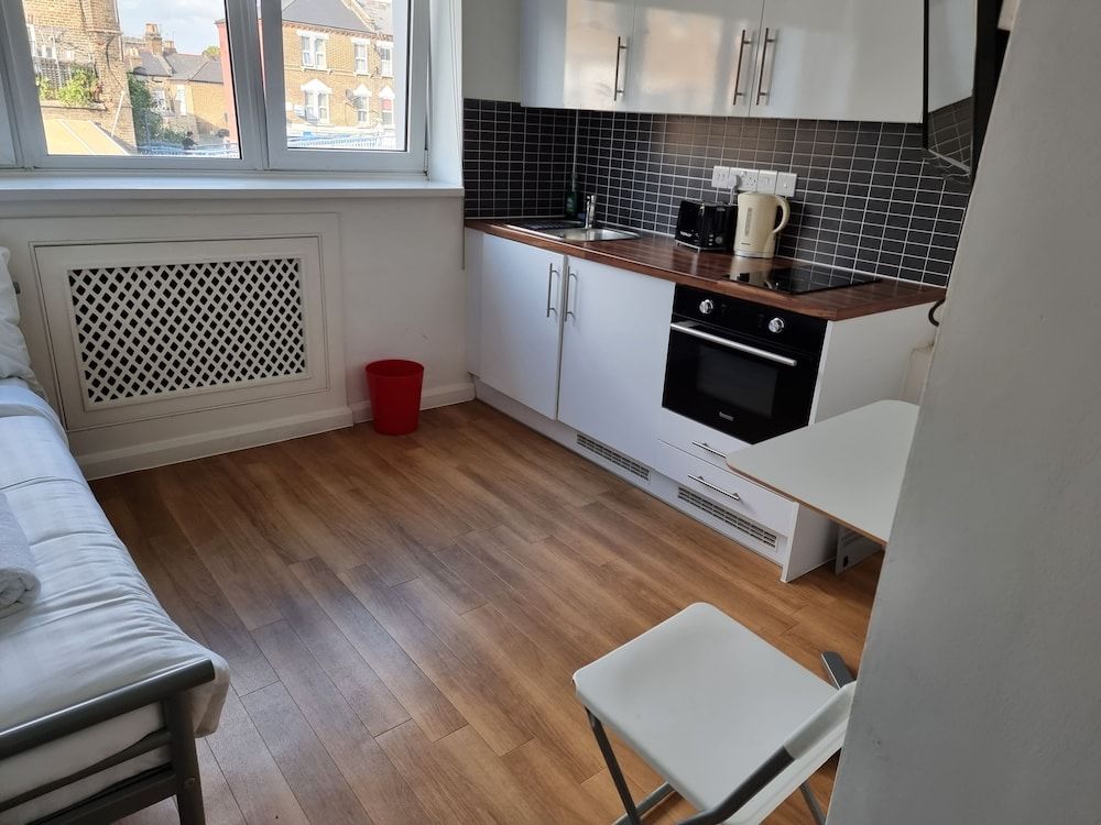 undefined LOVELY STUDIOS NORTH KENSINGTON 4