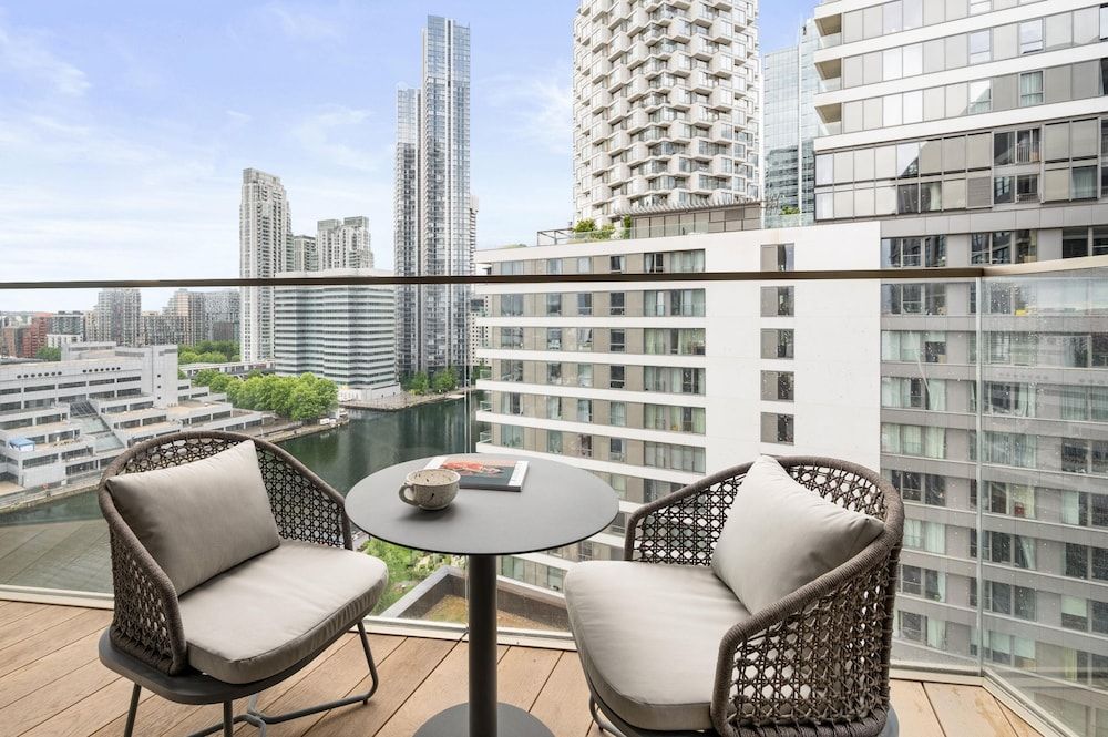 undefined Stylish two Bedroom Apartment With River Views in Docklands