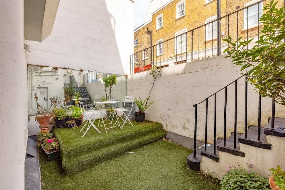undefined The Paddington Flat - Modern 2bdr With Patio 4