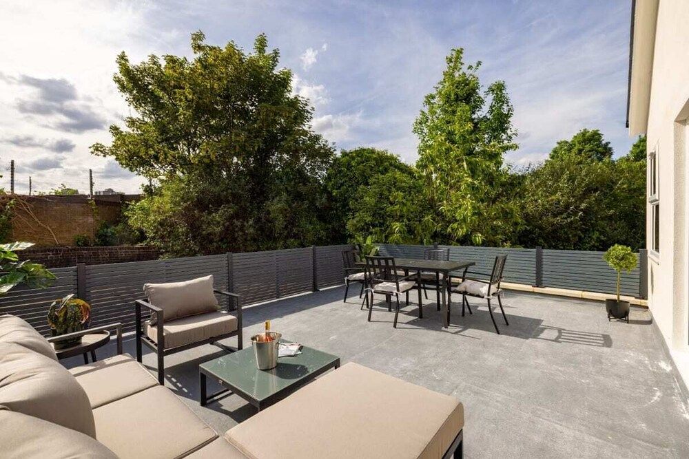undefined The Battersea Flat - Exquisite 2bdr Flat With Terrace 3