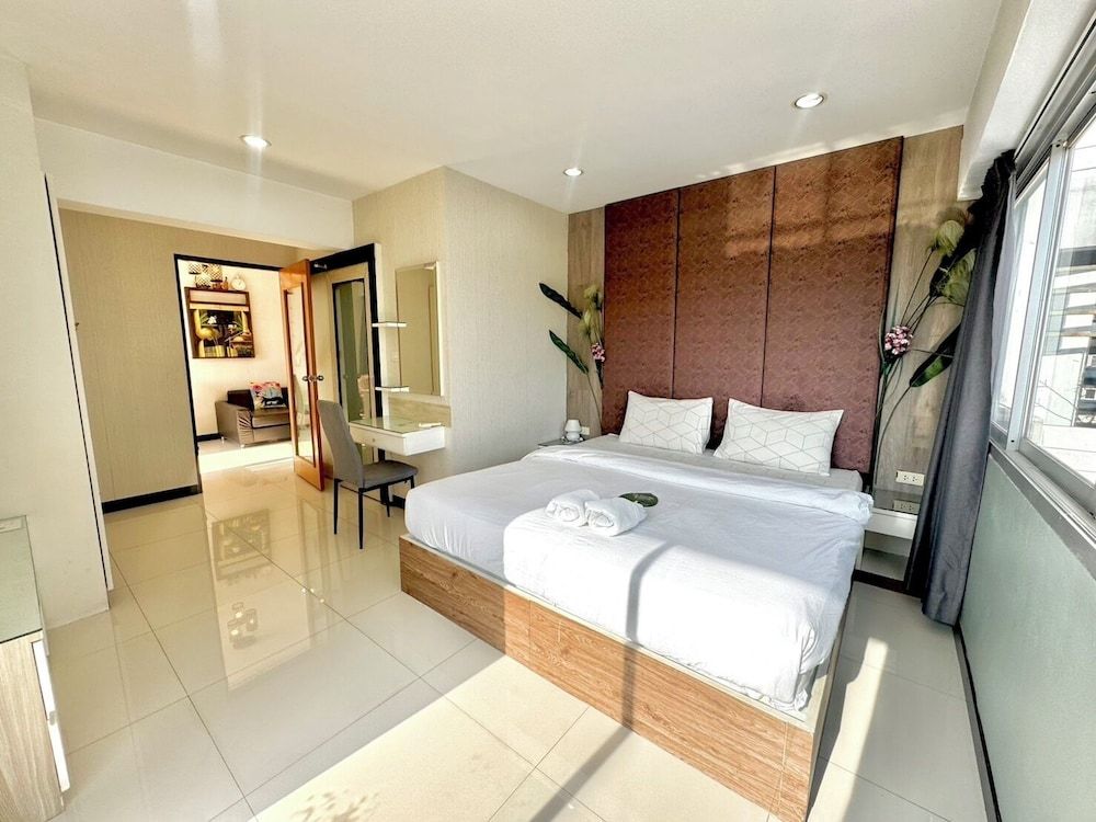 Exclusive 2 Bedroom Apartment (52A)