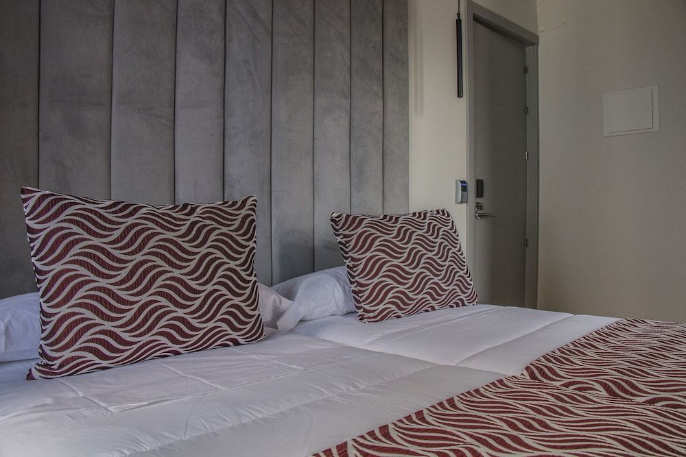 Hostal Juliette & Coworking Basic Twin Room, Private Bathroom (D2C) 3