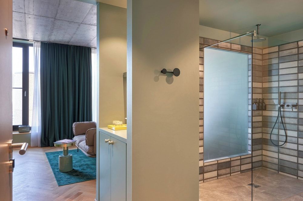 Junior Suite, 1 King Bed, Non Smoking