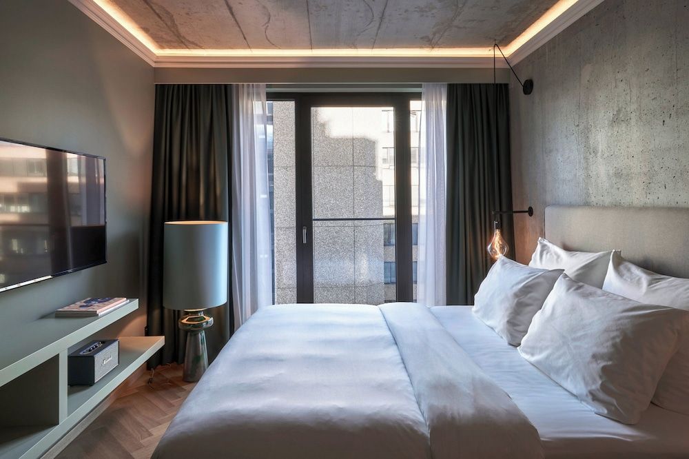 Gekko House, Frankfurt, a Tribute Portfolio Hotel Superior Room, 1 Queen Bed 2