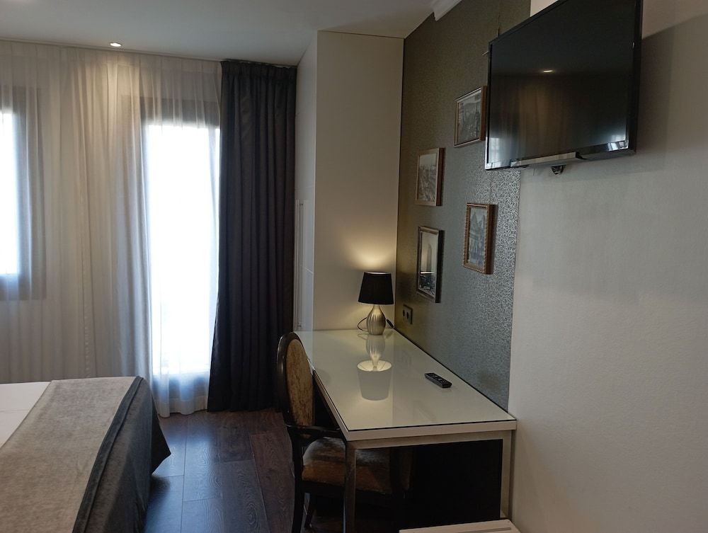 Hotel Moderno Barcelona Panoramic Triple Room 21