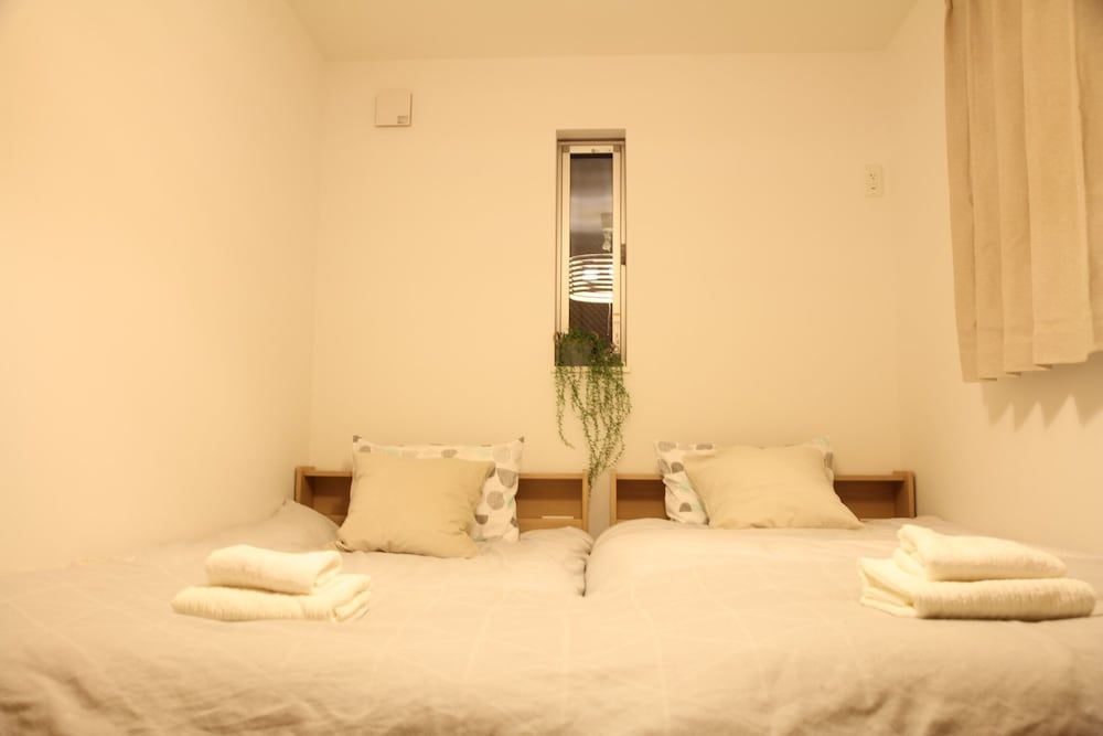 Ikebukuro House Twin Room 2