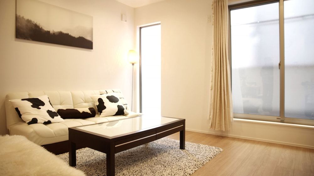 Ikebukuro House Twin Room 4