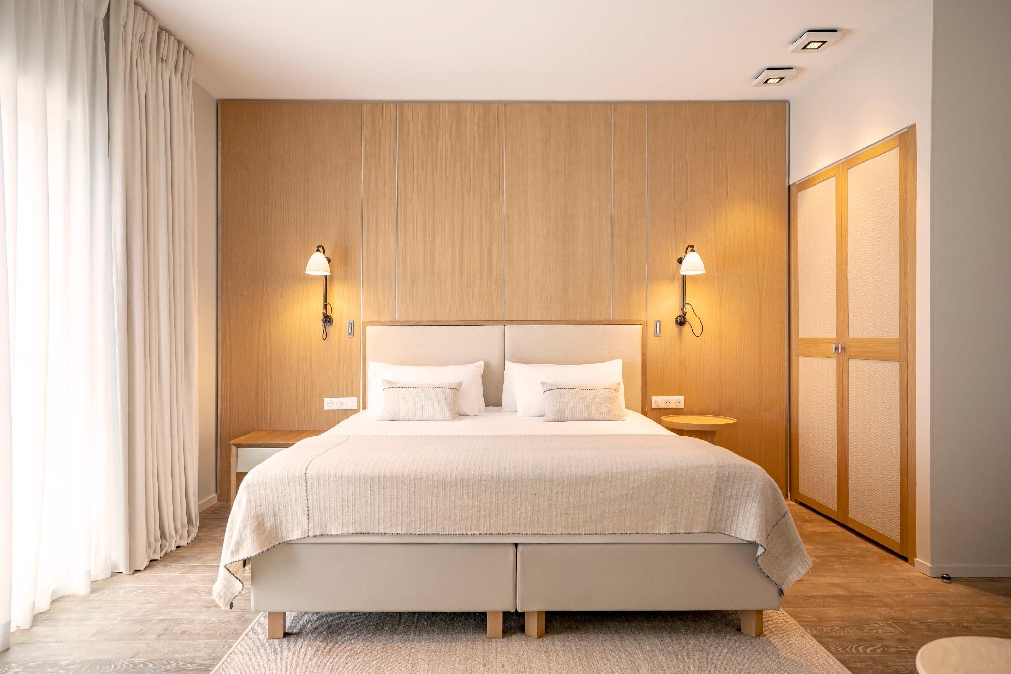 Prestige Room