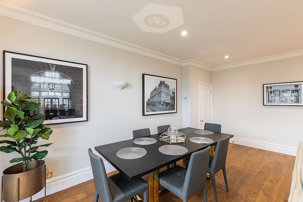 undefined JOIVY Astonishing 2 Bedroom near Mayfair & Piccadilly Circus 3