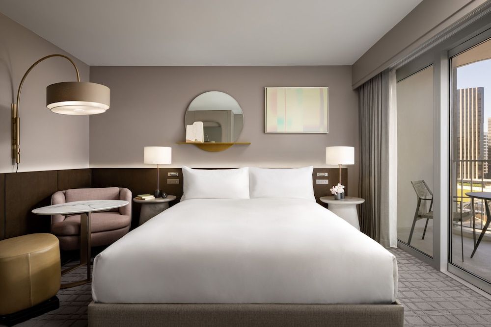 Fairmont Gold, 1 King Bed (Sunset View)