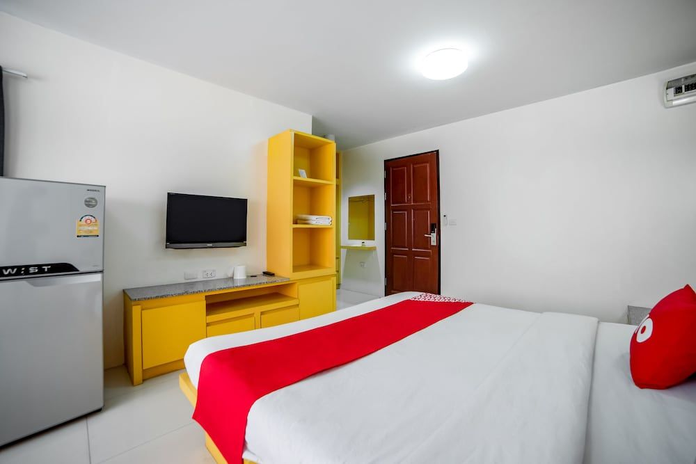 OYO 460 Int Place Superior Double Room 5