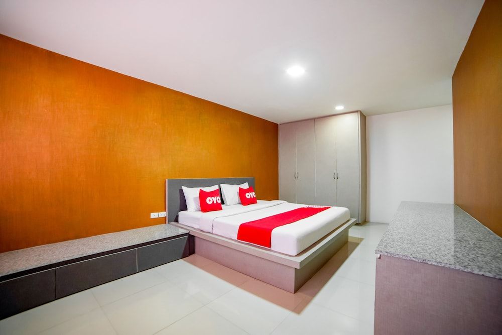 undefined OYO 460 Int Place 8