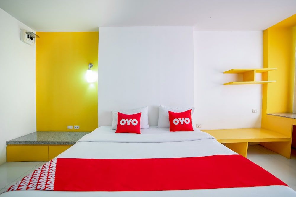OYO 460 Int Place Superior Double Room 2
