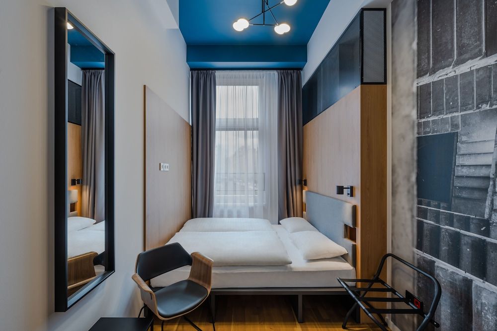 Dean's Home Budapest Standard Double Room 4