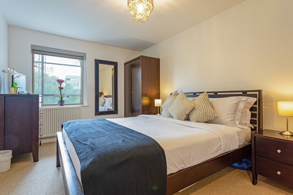 undefined Bright 1 Bedroom Apartment Near London Bridge With Balcony 10