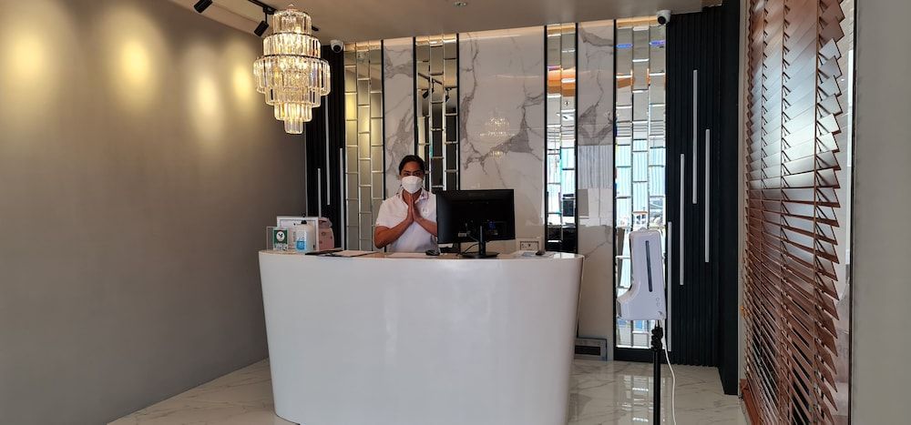 undefined The Neuf Ratchada 9