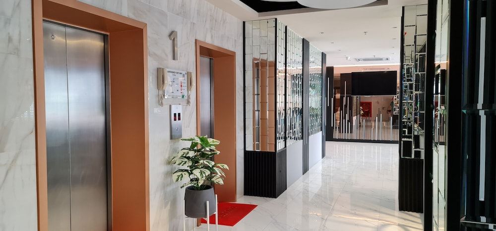 undefined The Neuf Ratchada 10