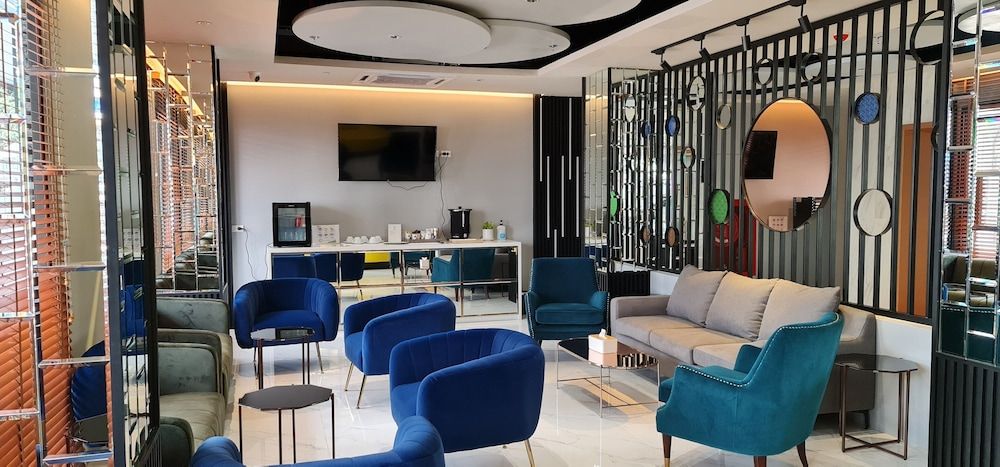 undefined The Neuf Ratchada 7