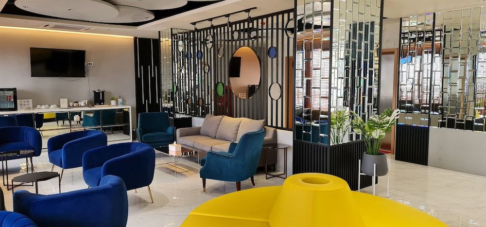 undefined The Neuf Ratchada