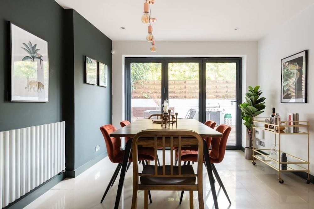 undefined The Heart of Shepherds Bush - Modern 2bdr Apartment With Garden 2