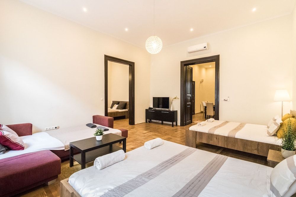 undefined Real Apartments Klauzal 10