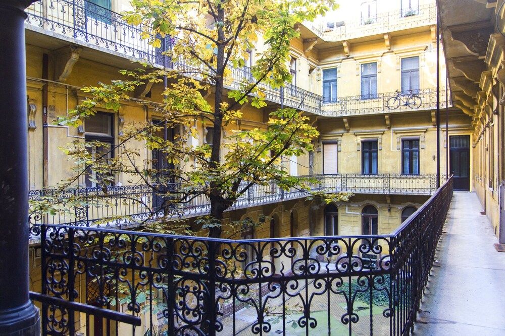 undefined Real Apartments Klauzal 3