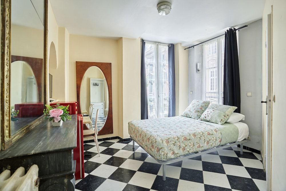 undefined Le Petit Borda 8