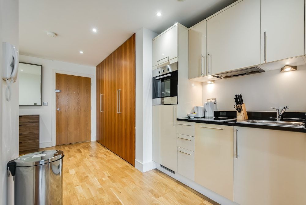 undefined Cosy Studio Apartment in Canary Wharf 2