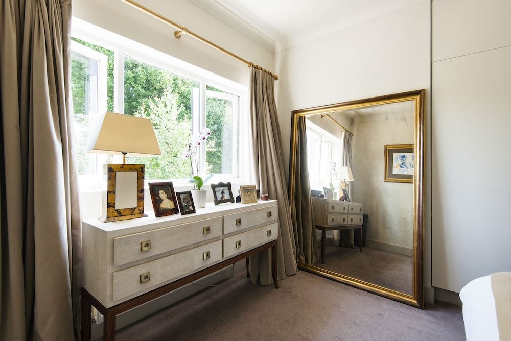 Exquisite East Acton Home Close to Shepherds Bush by Underthedoormat House (3 Bedrooms) 9