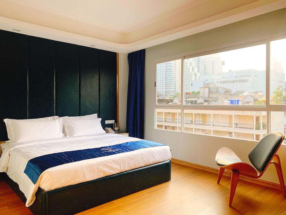 Sapphire Hotel Silom Bangkok Deluxe Double Room 2