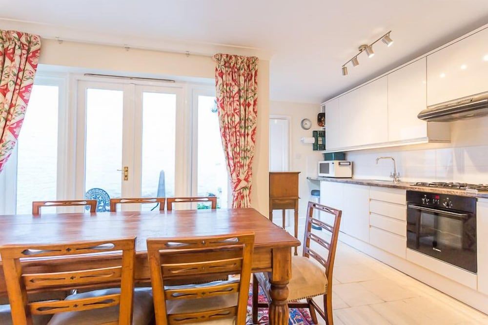 undefined JOIVY Stylish 3 BR House with Patio, Short Walk to Regents Park & Harley Street 9