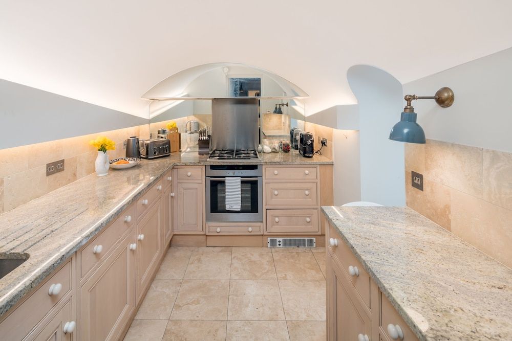 undefined JOIVY Charming 1BR flat w Patio in the Heart of Pimlico 9