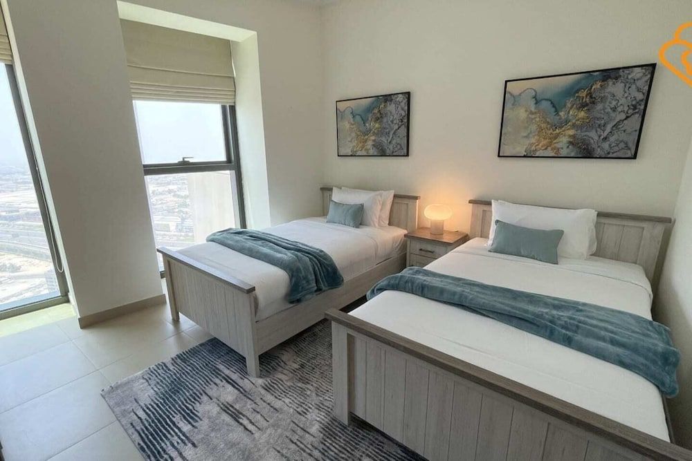 undefined Downtown 3 B/R Fountain Burj Vista 4