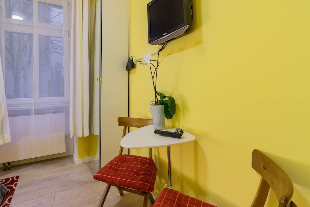 Buchholzer Hotel Room 12