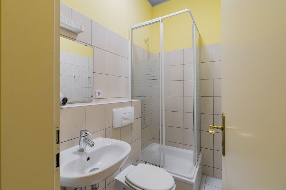 Buchholzer Hotel Room 5