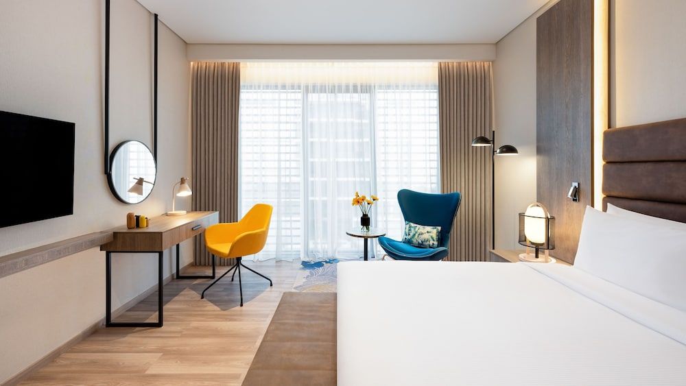 voco Dubai the Palm by IHG Deluxe Room, 1 King Bed, City View 7