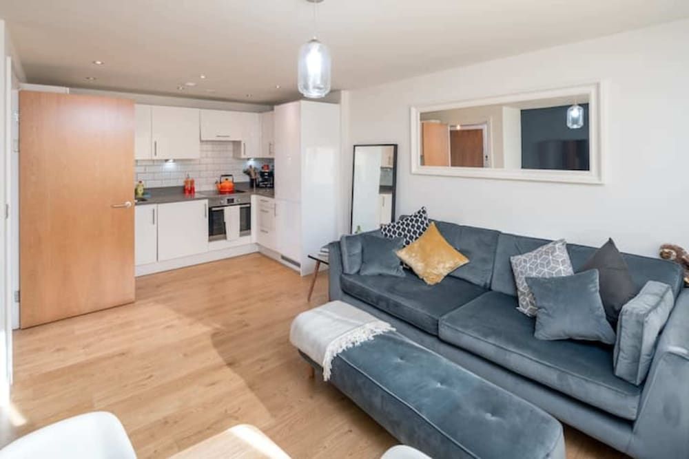 undefined Chic 1 Bedroom Apartment With View of Shard 6