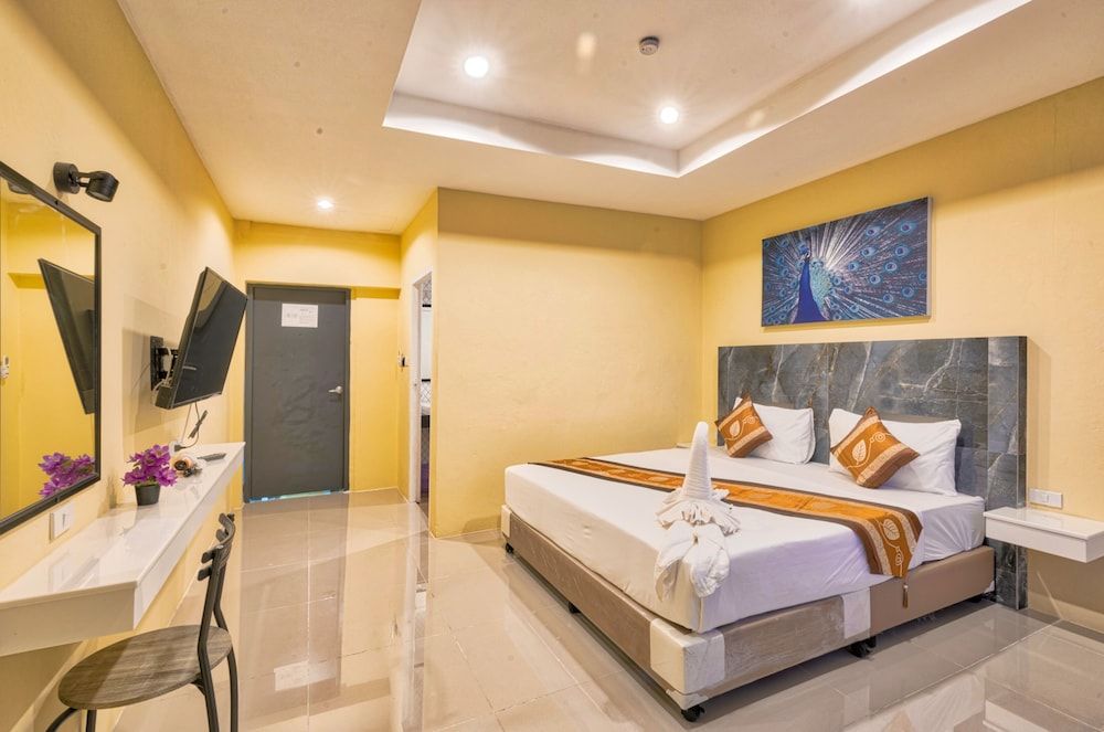 TJ PATONG HOSTEL - Prime Location by OTOP Market & Sea Double Room 7