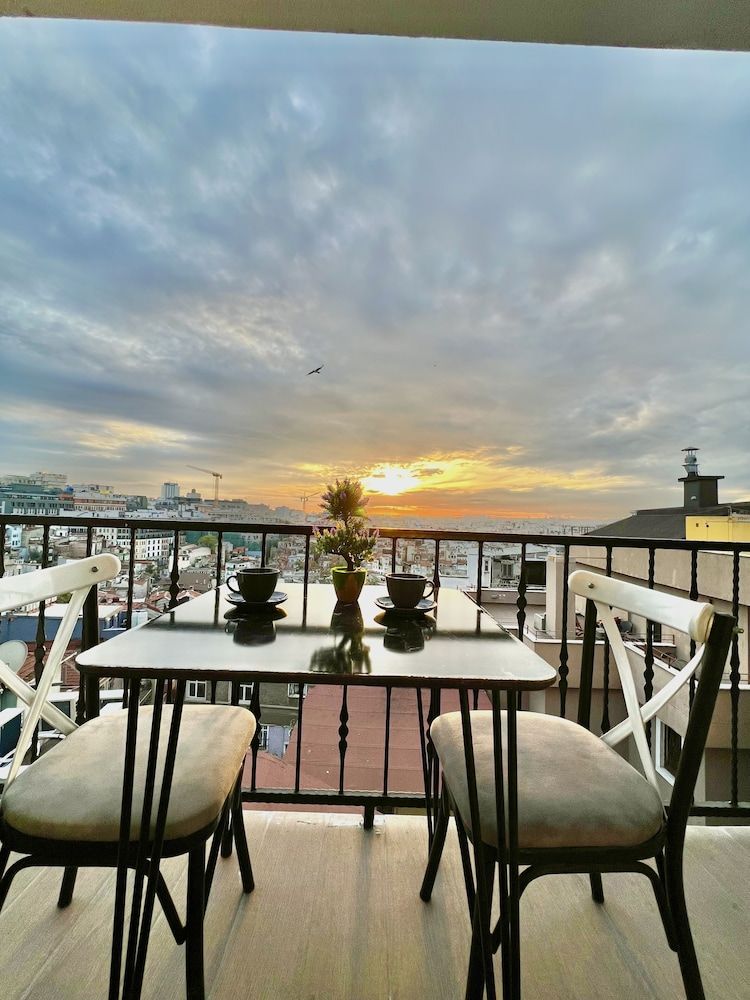 undefined Taksim Larissa Hotel 2