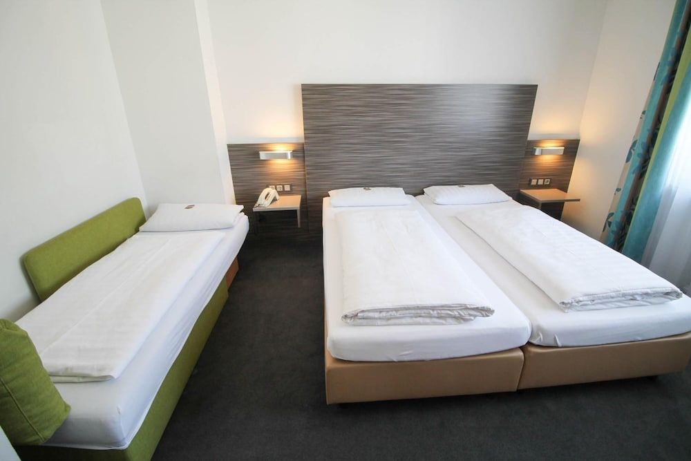 undefined Hotel Am Zoo 9