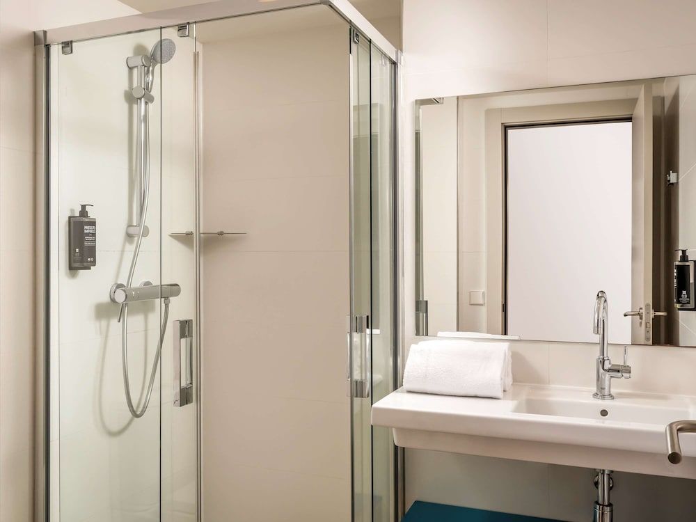 Ibis Styles Barcelona Centre Hotel Standard Room, 1 Double Bed (Interior) 10