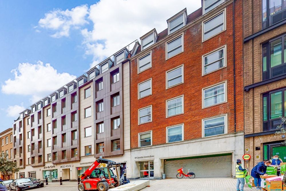 undefined Stay in Bond Street