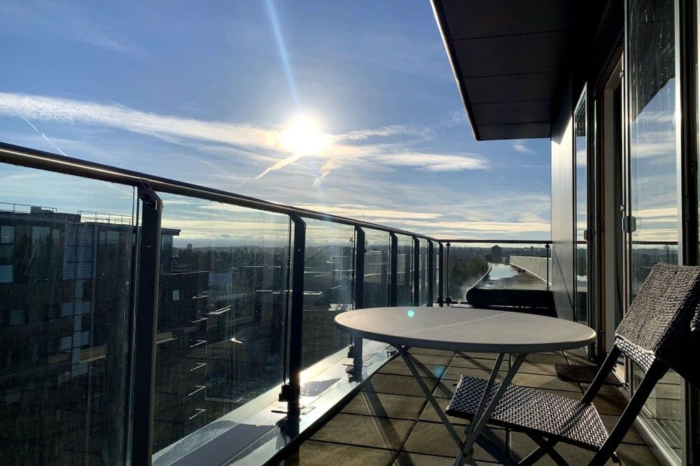 Stylish 2 Bedroom Apartment Basic Apartment, 2 Double Beds 13