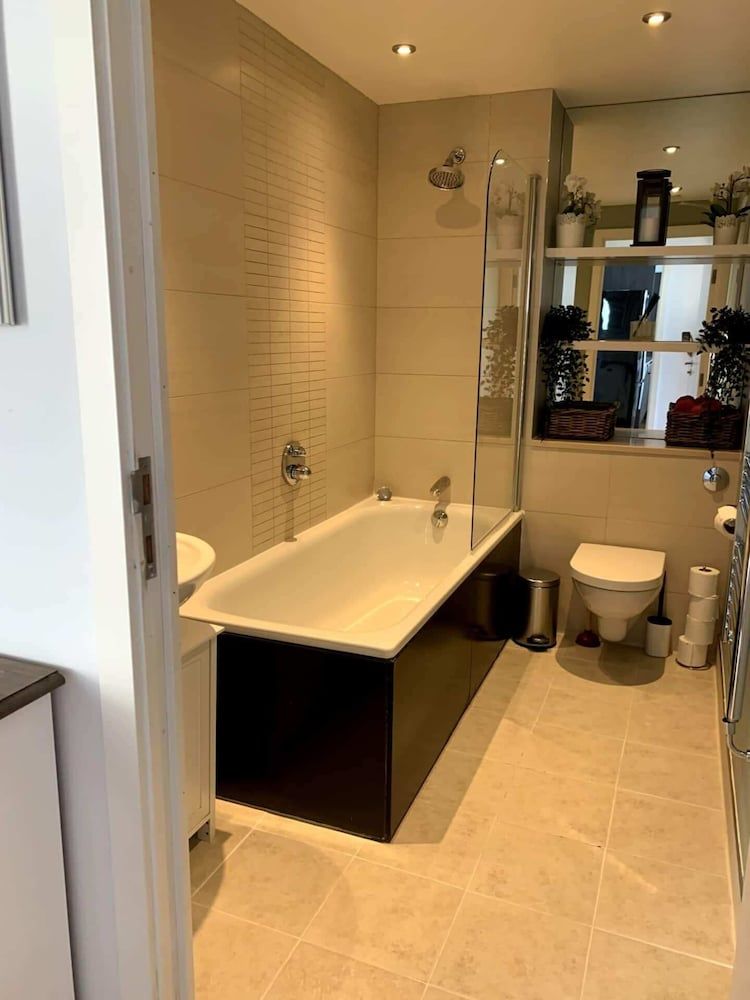 Stylish 2 Bedroom Apartment Basic Apartment, 2 Double Beds 15