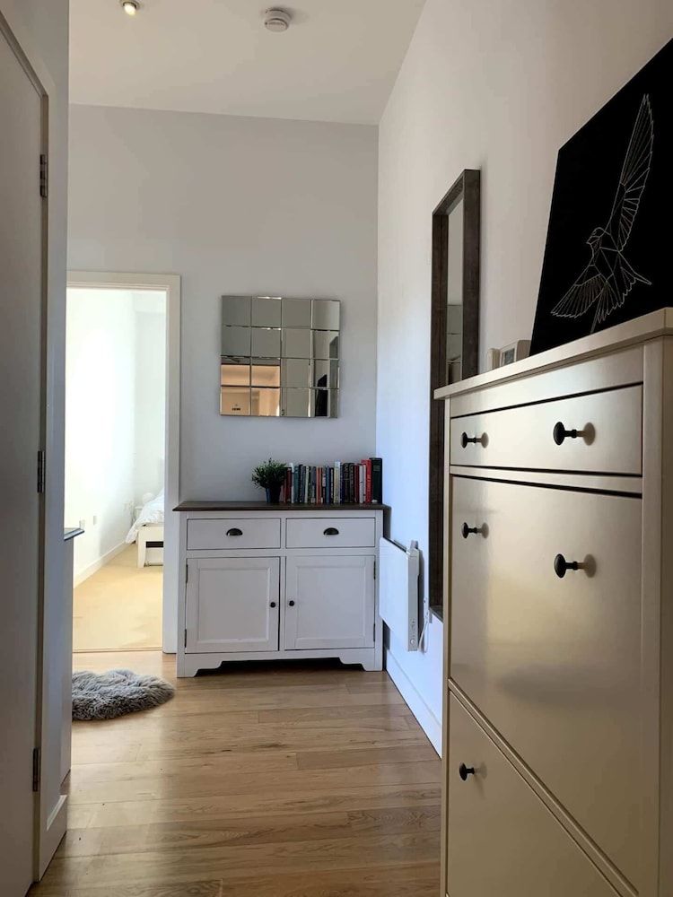 undefined Stylish 2 Bedroom Apartment 6