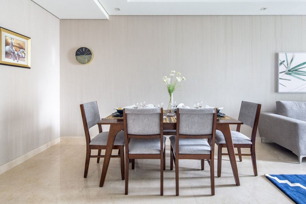 undefined Pristine 2BR Apartment in Downtown Dubai - Sleeps 5! 2